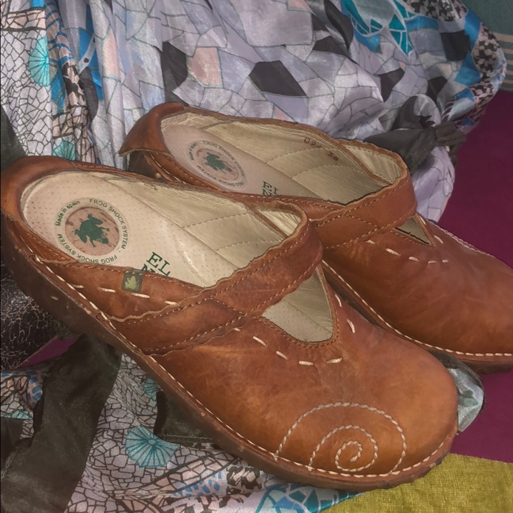 Clogs